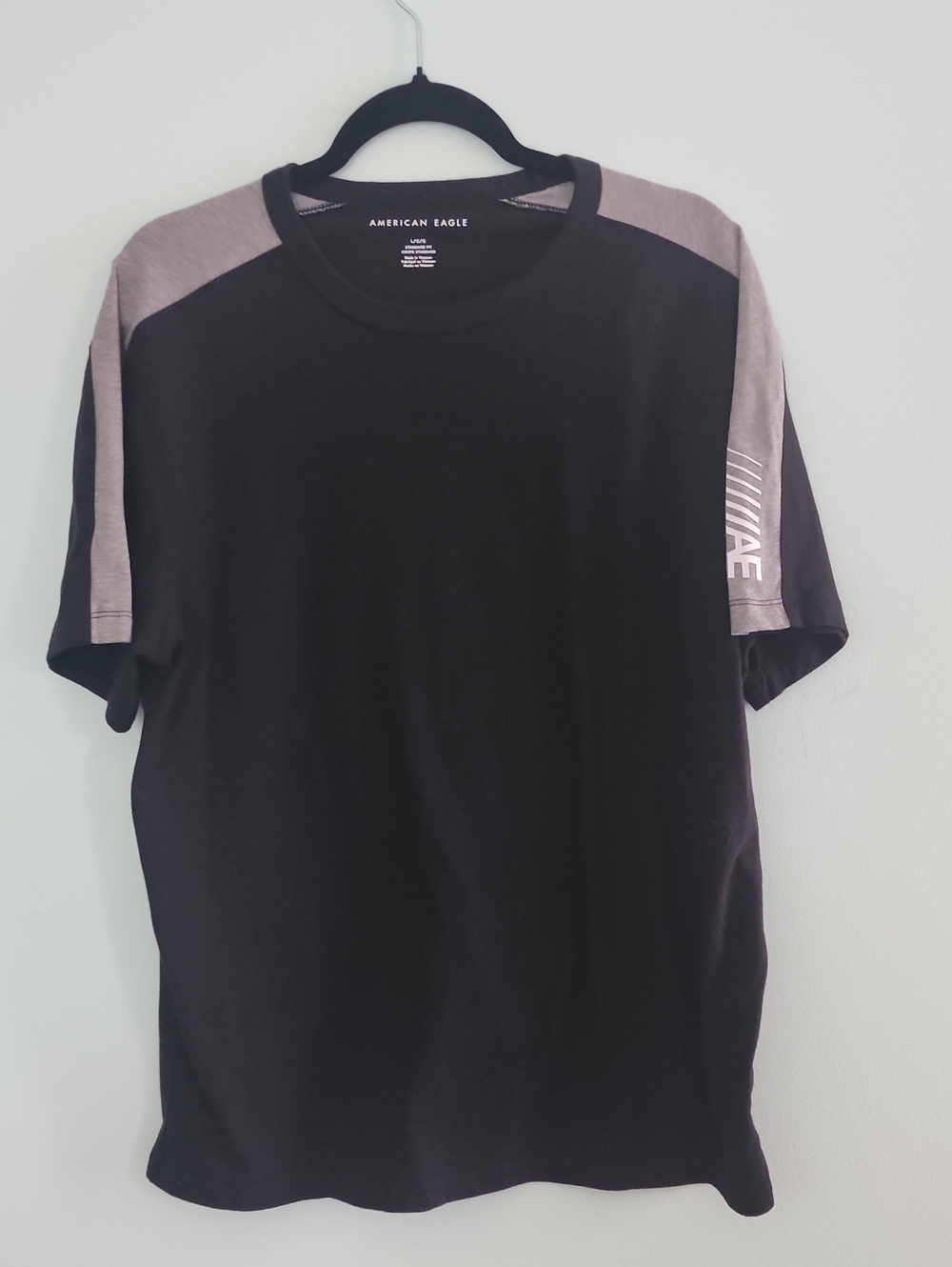 American Eagle Outfitters Black T-Shirt with Gray Shoulder Panels